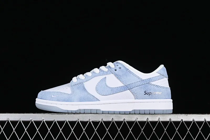 All categories Nk SB Dunk Series Nk SB Dunk Low High-end customized low-top sneakers Nk SB Dunk Low Supreme joint-ice crystal blue Anniversary high-end customized low-top casual sneakers JH8039-939
